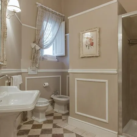 Leopoldo Luxurious Near The Center