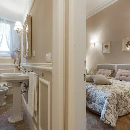 Leopoldo Luxurious Near The Center *