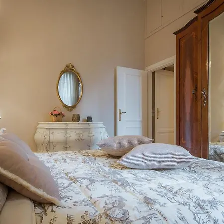 Leopoldo Luxurious Near The Center