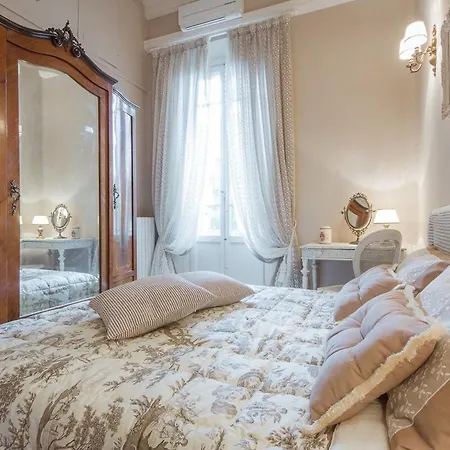 Leopoldo Luxurious Near The Center