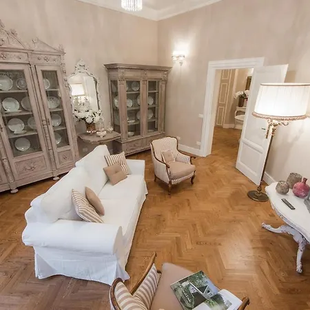 Apartment Leopoldo Luxurious Near The Center *
