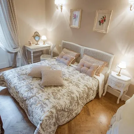 Leopoldo Luxurious Near The Center *