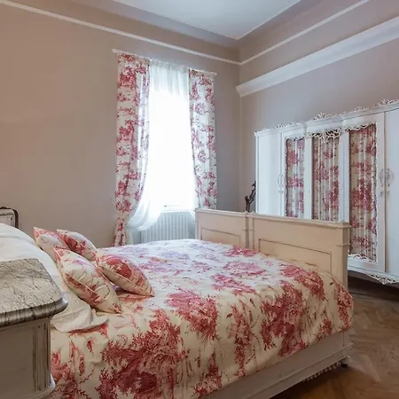 Leopoldo Luxurious - Daily Refresh Available * Firenze