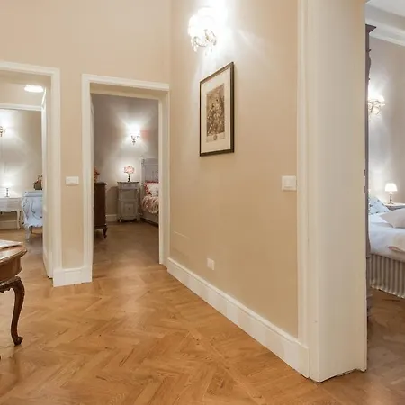 Leopoldo Luxurious - Daily Refresh Available * Firenze