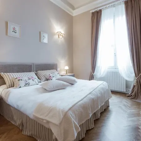 Apartment Leopoldo Luxurious Near The Center *