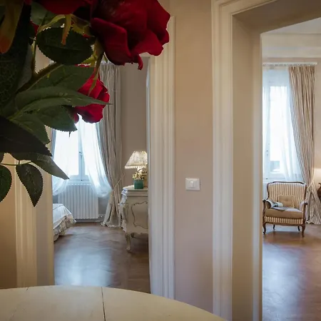 Leopoldo Luxurious Near The Center