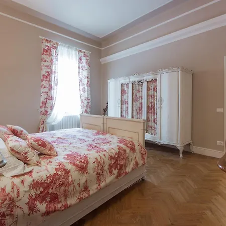Apartment Leopoldo Luxurious Near The Center