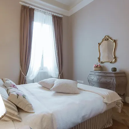 Leopoldo Luxurious - Daily Refresh Available * Firenze