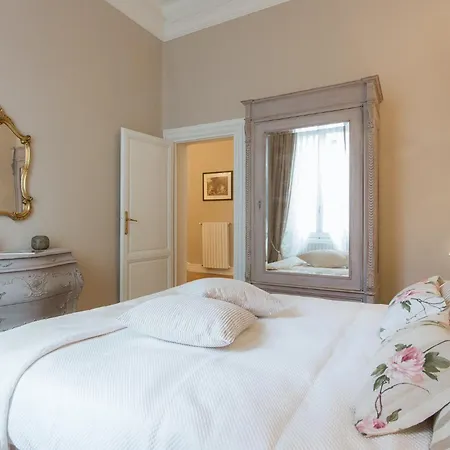 Leopoldo Luxurious Near The Center *